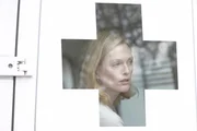 Doctor's Wife (Julianne Moore)