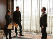 L-R: Samantha Shaw (Sarah Shahi), John Reese (Jim Caviezel) und Harold Finch (Michael Emerson) L-R: Samantha Shaw (Sarah Shahi), John Reese (Jim Caviezel) und Harold Finch (Michael Emerson)