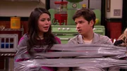 v.li.: Carly Shay (Miranda Cosgrove), Freddie Benson (Nathan Kress)