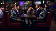 L-R: Barney (Neil Patrick Harris) und Ted (Josh Radnor)