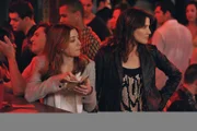 Während Barney und Marshall aneinandergeraten, versuchen Robin (Cobie Smulders, r.) und Lilly (Alyson Hannigan, l.), die perfekte Cocktail-Kombination herauszufinden ...