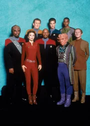Lt. Commander Worf, Major Kira, Chief O'Brien, Captain Sisko, Lt. Commander Jadzia Dax, Quark, Jake Sisko und Odo.