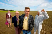 v.li.: Susi (Lisa Maria Potthoff), Rudi Birkenberger (Simon Schwarz), Franz Eberhofer (Sebastian Bezzel), Pathologe Günther (Michael Ostrowski).
