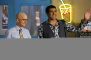 Weil der rassistische Komiker Gupta Goopti Gupta am Greendale College auftreten wird, haben anonyme Hacker Dean Pelton und dem Rest des Colleges angedroht, deren E-Mails zu veröffentlichen.