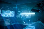 "Forensik - Der Schlüssel zur Wahrheit" zeigt Mordfälle aus der Perspektive der Gerichtsmediziner, die Seite an Seite der Polizei arbeiten, um Mordopfern und ihren Familien Gerechtigkeit widerfahren zu lassen.