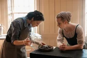 Claire Randall (Caitriona Balfe), Marsali (Lauren Lyle, r.)  Die Verwendung des sendungsbezogenen Materials ist nur mit dem Hinweis und Verlinkung auf TVNOW gestattet.