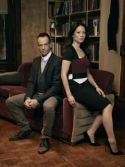 (6. Staffel) - Lösen Kriminalfälle auf höchst eigenwillige Weise: Sherlock Holmes (Jonny Lee Miller, l.) und Joan Watson (Lucy Liu, r.) ...