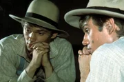 John Boy (Richard Thomas) führt Tagebuch über seine Familie und ist ein ambitionierter Jung-Schriftsteller, der Mädchen gegenüber eher schüchtern ist ...