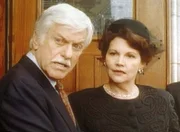 Dr. Mark Sloan (Dick Van Dyke) verdächtigt die reiche Witwe Monica (Francis Lee McCain) des Mordes an Dale Harlan.