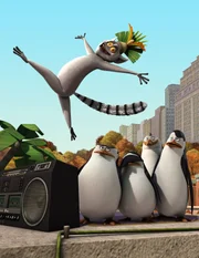 "Die Pinguine aus Madagascar", Skipper, Kowalski, Rico und Private sind Top-Spione - zumindest würden sie sich selbst so beschreiben. Andere halten sie einfach nur für vier niedliche Pinguine, die im Central Park Zoo leben. Was andere von ihnen denken, kümmert die vier Spaßvögel aber kaum, denn sie sind einfach zu beschäftigt. Nur eine Sache lenkt sie wirklich von ihrer überaus wichtigen Mission ab - ihr unausstehlicher Nachbar King Julien.