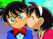 Weil Ayumi (r.) oft in Gefahr gerät und Conan (l.) sie aber immer wieder rettet, ist sie in ihren Helden verliebt ...