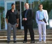Eric Delko (Adam Rodriguez, l.), Horatio Caine (David Caruso, M.) und Ryan Wolfe (Jonathan Togo) müssen den Mord an Courtney, den Star einer Reality-Show, aufklären.