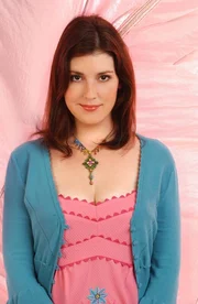 (2. Staffel) - Nachdem Rose (Melanie Lynskey) einen One-Night-Stand mit Charlie hatte, redet sie sich seitdem ein, mit ihm zusammen zu sein ...