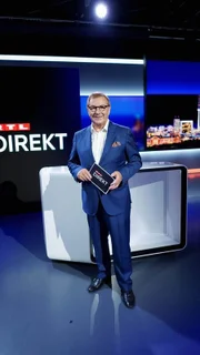 Moderator Jan Hofer im 'RTL Direkt'-Studio im Hauptstadtstudio der Mediengruppe RTL in Berlin