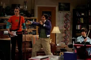 Sheldon Cooper (Jim Parsons, l), Rajesh Koothrappali (Kunal Nayyar, m), Howard Wolowitz (Simon Helberg)