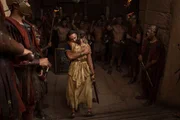 Der mächtige Kaiser Trajan veranstaltet seine großen Spiele von 107 n. Chr., und die Menge wird mit einem seltenen Spektakel verwöhnt: weibliche Gladiatoren.