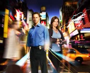Detective Mac Toylor (Gary Sinise) und Det. Josephine Danville (Sela Ward)