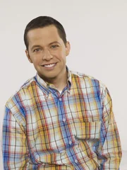 (6. Staffel) - Der Chiropraktiker Alan Harper (Jon Cryer) ist das genaue Gegenteil seines Bruders Charlie. Gemeinsam leben sie unter einem Dach - das Chaos ist vorprogrammiert ...