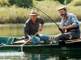 Der Maler (Daniel Auteuil, li.) und sein G&auml;rtner (Jean-Pierre Darroussin) fangen den gro&szlig;en Karpfen.
