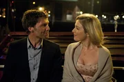 Christine (Julia Stinshoff) findet immer mehr Gefallen an dem charmanten Richard (Patrik Fichte).