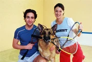Ein unschlagbares Team: Niki Herzog (Elke Winkens, r.), Marc Hoffmann (Alexander Pschill, l.) und Kommissar Rex ...