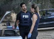 Luke Alvez (Adam Rodriguez, l.); Jennifer Jareau (A. J. Cook, r.)