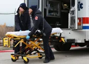 Chicago Fire Vergeltungsschlag - Retaliation Hit Staffel 1, Episode 21 Warten auf ihren Einsatz: Monica Raymund als Gabriela Dawson, Lauren German als Leslie Shay