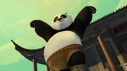 "Kung Fu Panda", Panda Po ist total begeistert von der chinesischen Kampfkunst Kung Fu. Sein größter Traum wäre es, sich den furiosen Fünf anschließen zu dürfen und selbst einmal ein ganz großer Kung Fu-Meister zu werden. Eher skeptisch nehmen die Fünf den dickbäuchigen Panda bei sich auf und stellen zu ihrer Überraschung fest, dass er durchaus eine große Hilfe sein kann. Vor allem für viel Action und Spaß ist ab jetzt immer gesorgt.