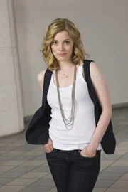 (1. Staffel) - Besucht das Greendale Community College um ihr Leben wieder auf die Reihe zu bekommen: die frühere Anarchistin Britta Perry (Gillian Jacobs) ...