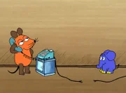 L-R: Die Maus und der kleine blau Elefant.