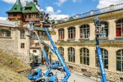Dreharbeiten Südbahnhotel, Kräne für Beleuchtung.