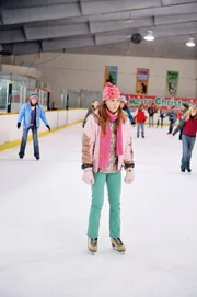 Eden Sher (Sue Heck).