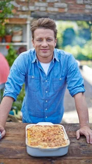 Eine Lasagne darf bei Jamie Olivers Wohlfühlrezepten natürlich nicht fehlen.