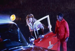 Reggie (Shavar Ross,r.) und Pam Roberts (Melanie Kinnaman,l.).