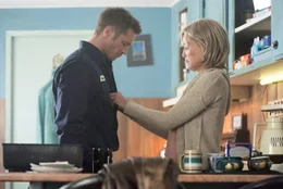 Duncans Mutter (Sharon Stone) und Duncan (Devon Sawa).