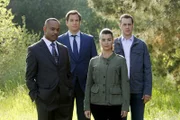 Die internationale Menschenjagd nach Eli Davids Mörder wird zu einer Hexenjagd gegen Gibbs und sein Team: Tony (Michael Weatherly, 2.v.l.), Ziva (Cote de Pablo, 2.v.r.), McGee (Sean Murray, r.) und Vance (Rocky Carroll, l.) ...