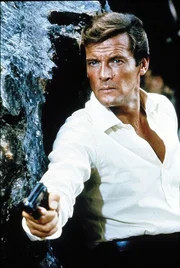 James Bond (Roger Moore)