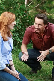 DESPERATE HOUSEWIVES - "Always in Control" - Bree is stunned when she learns who dug up the body of Gaby's stepfather; jealousy rears its ugly head when Lynette begins to spread untruths to daughter Penny about Tom's new girlfriend; Gaby and Carlos must convince Lee and Bob that Juanita and Celia aren't the bad seeds that they used to be when they want to name them in their will as guardians; and Susan desperately searches her inner self to find what inspires her in order to better her art and impress her hard-to-please art teacher, Andre (Miguel Ferrer), on "Desperate Housewives," SUNDAY, NOVEMBER 6 (9:00-10:01 p.m., ET) on the ABC Television Network. (ABC/RON TOM) MARCIA CROSS, CHARLES MESURE