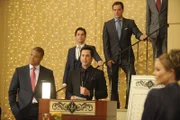 L-R: Clinton Jones (Sharif Atkins), Neal Caffrey (Matthew Bomer), Gerald Jameson (Jonathan Silverman) und Peter Burke (Tim DeKay)