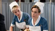 Trixie Franklin (Helen George, l.) und Shelagh Turner (Laura Main, r.)