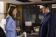 Sie müssen in die feine Gesellschaft New Yorks eintauchen, um einen brutalen Mord aufzuklären: Castle (Nathan Fillion, r.) und Beckett (Stana Katic, l.) ...