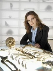 Dr. Brennan (Emily Deschanel)