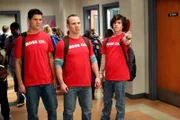 Der Valentinstag steht bevor und Sean (Beau Wirick), Darrin (John Gammon) und Axl (Charlie McDermott) wollen Mädchen gegen Bezahlung dabei helfen, mit ihren Freunden Schluss zu machen. In der Zwischenzeit ist Sue ganz aufgeregt, weil ihr Exfreund sie zum Valentinstanz eingeladen hat ...