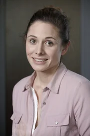 Katja (Ellenie Salvo Gonzales)