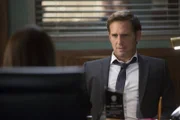 Ein wieder genesener Jake (Josh Lucas) ist zurück im Polizeirevier, doch seine Vertretung, Captain Nancy Santiani, ist nicht bereit, ihren Posten so einfach wieder herzugeben ...