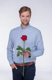ARD ROTE ROSEN, Telenovela, 18. Staffel mit neuen Folgen ab (13.10.20), montags bis freitags um 14.10 Uhr im Ersten. Neu im Hauptcast: Thore L&uuml;thje als Simon Dahlmann.