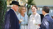 Bella Ainsworth (Natascha McElhone), Rose Drummond-Ward (Claude Scott-Mitchell)