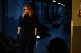Dank Substanzen von einem fremden Planeten kann sich die Wissenschaftlerin Susan Storm (Kate Mara) unsichtbar machen und Kraftfelder erzeugen, die sogar Gesch&uuml;tze abhalten k&ouml;nnen ...