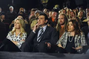 Hören sich ganz gespannt Teds Vortrag über das Arcadian an: Zoey (Jennifer Morrison, l.), Lily (Alyson Hannigan, r.) und Marshall (Jason Segel, M.).