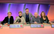 Ratespiel mit Spaß und Schwindel, mit Michael Antwerpes, jeweils montags um 22:00 Uhr im SWR Fernsehen. v.li. Pierre M. Krause, Ursula Cantieni, Michael Antwerpes, Mike Krüger und Kim Fisher.